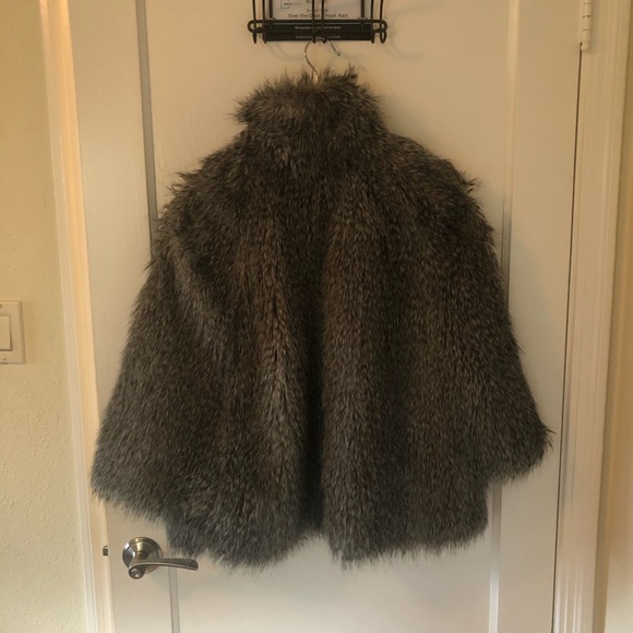 Cynthia Rowley faux fur cape, OS - Picture 6 of 6